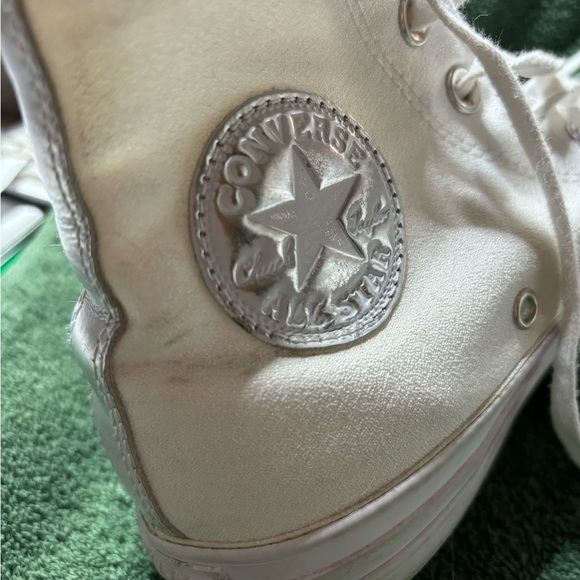 Converse High Tops -Size 7 - Picture 5 of 11